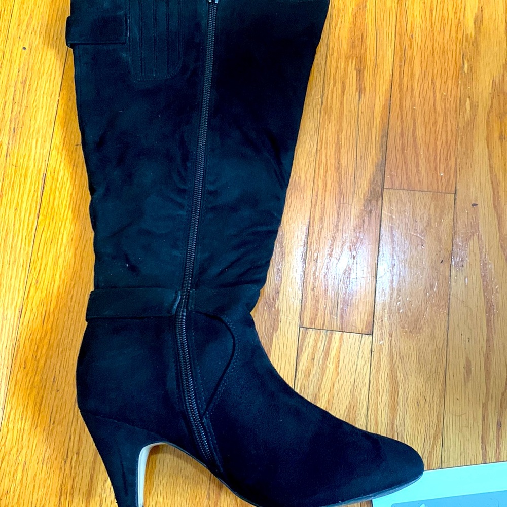 Suede boots